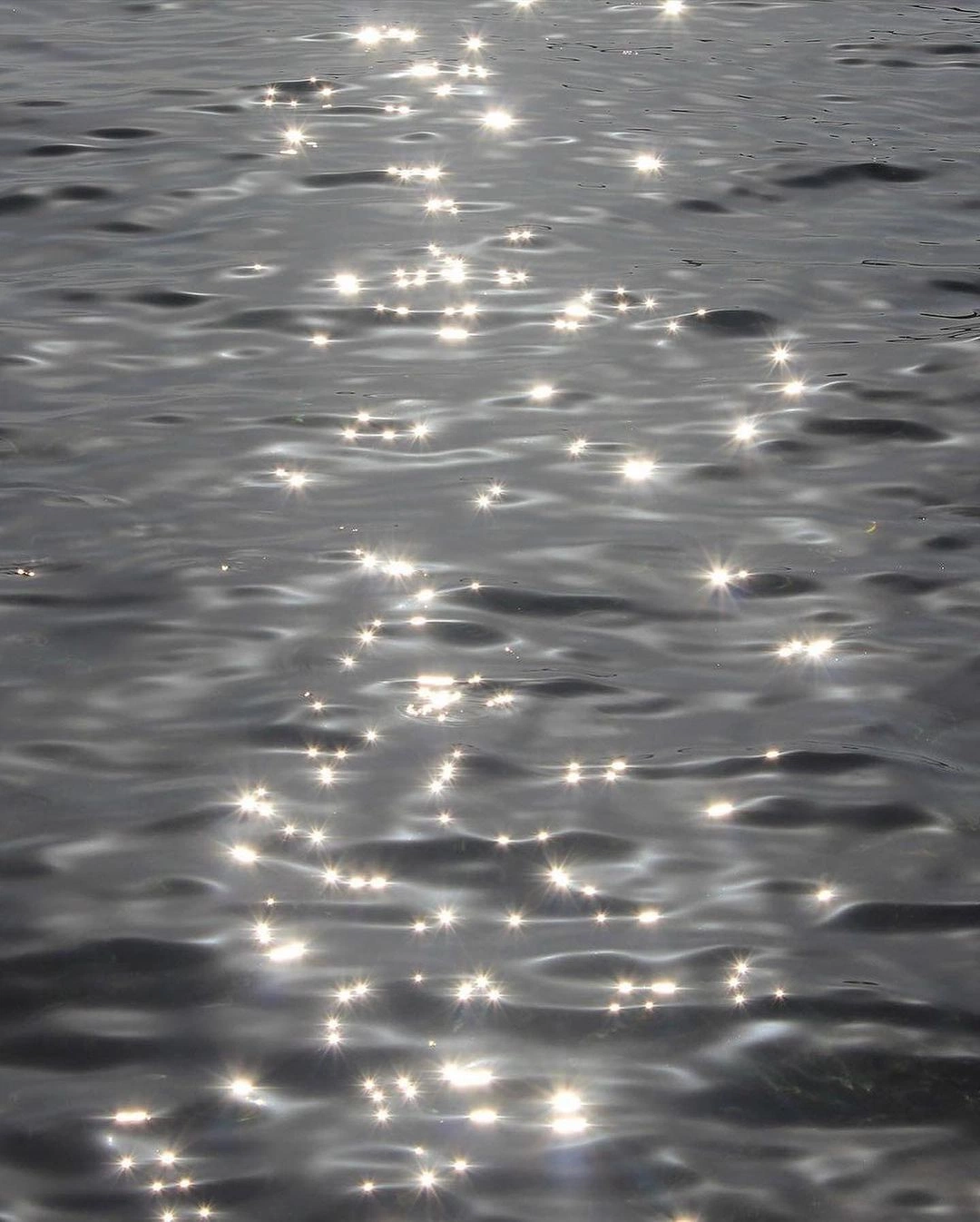 A cover of "summer" cluster. The owner is lifeofkrxly. The cluster description is "salty hair and sandy skin". The cluster consists of 34 elements.