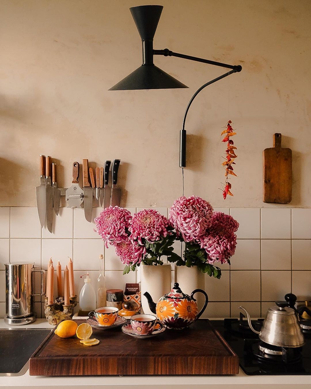 How to Make a Small Kitchen Look Bigger - Smart Lightning